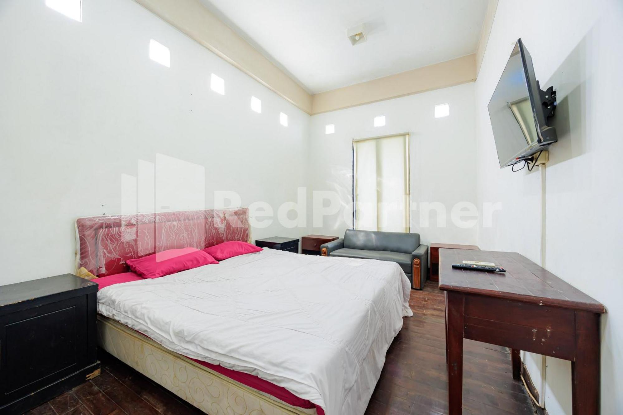 Tobana House Bintaro Redpartner Guest house Jakarta