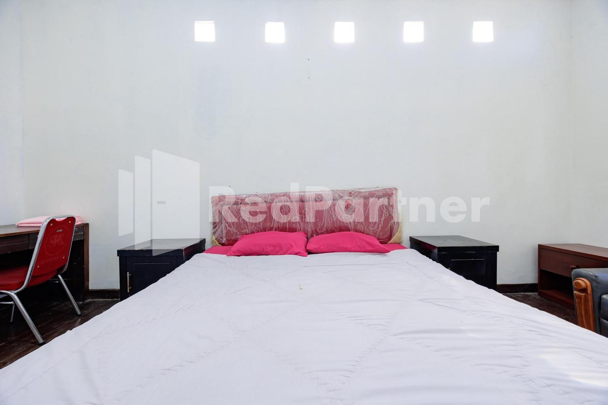 Guest house Tobana House Bintaro Redpartner
