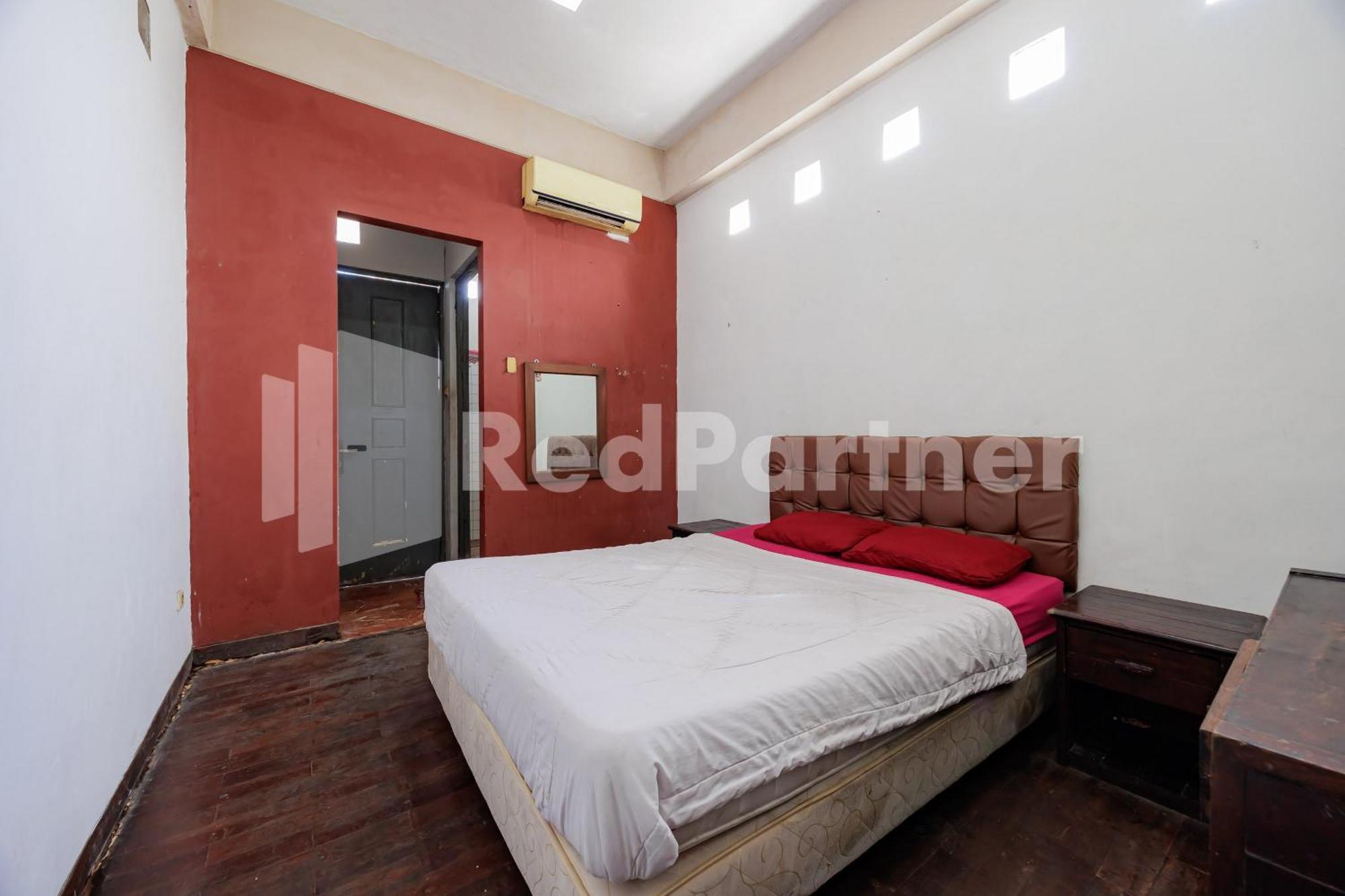 Tobana House Bintaro Redpartner Guest house Jakarta