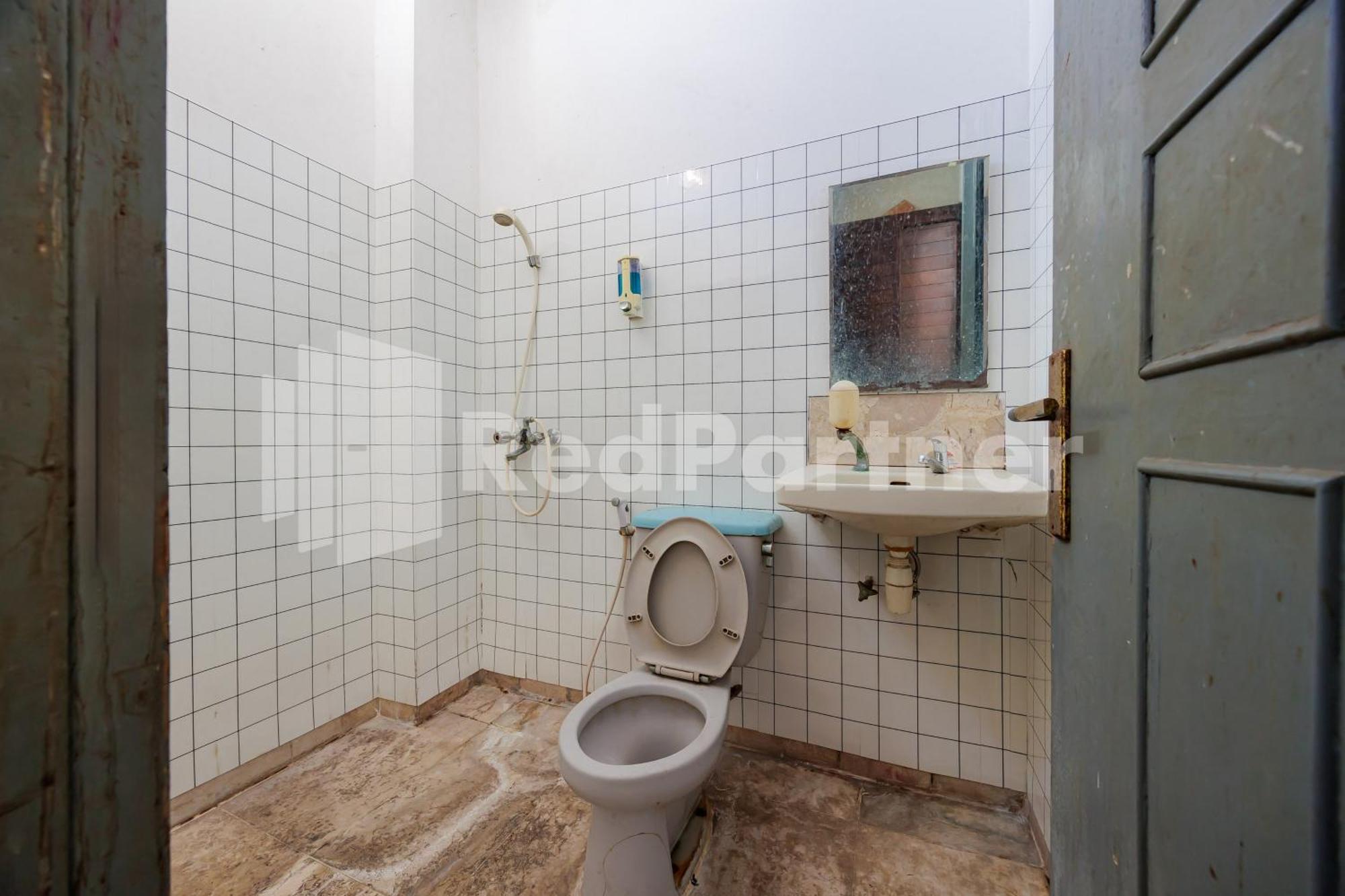 Guest house Tobana House Bintaro Redpartner Jakarta