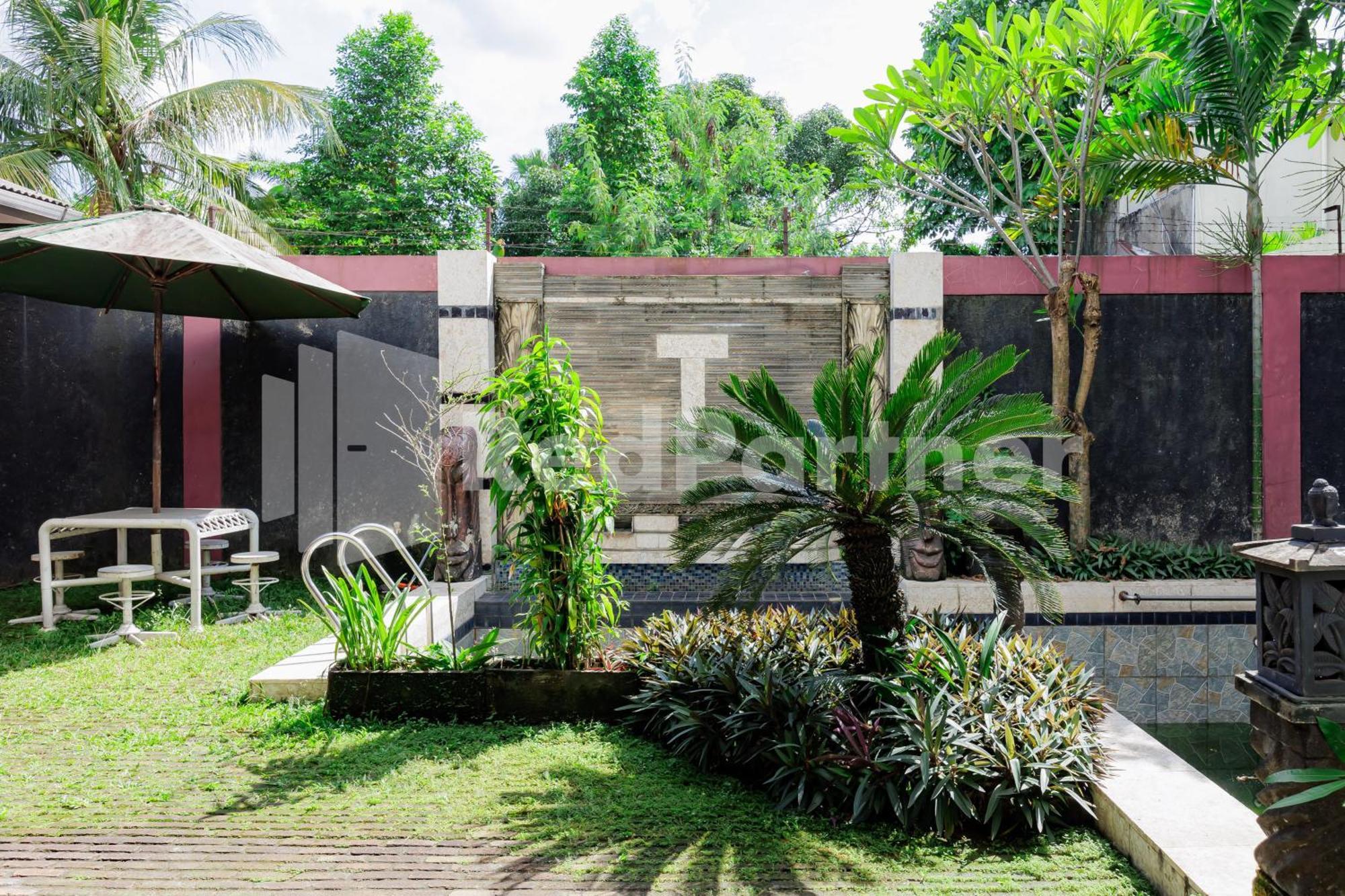 Guest house Tobana House Bintaro Redpartner